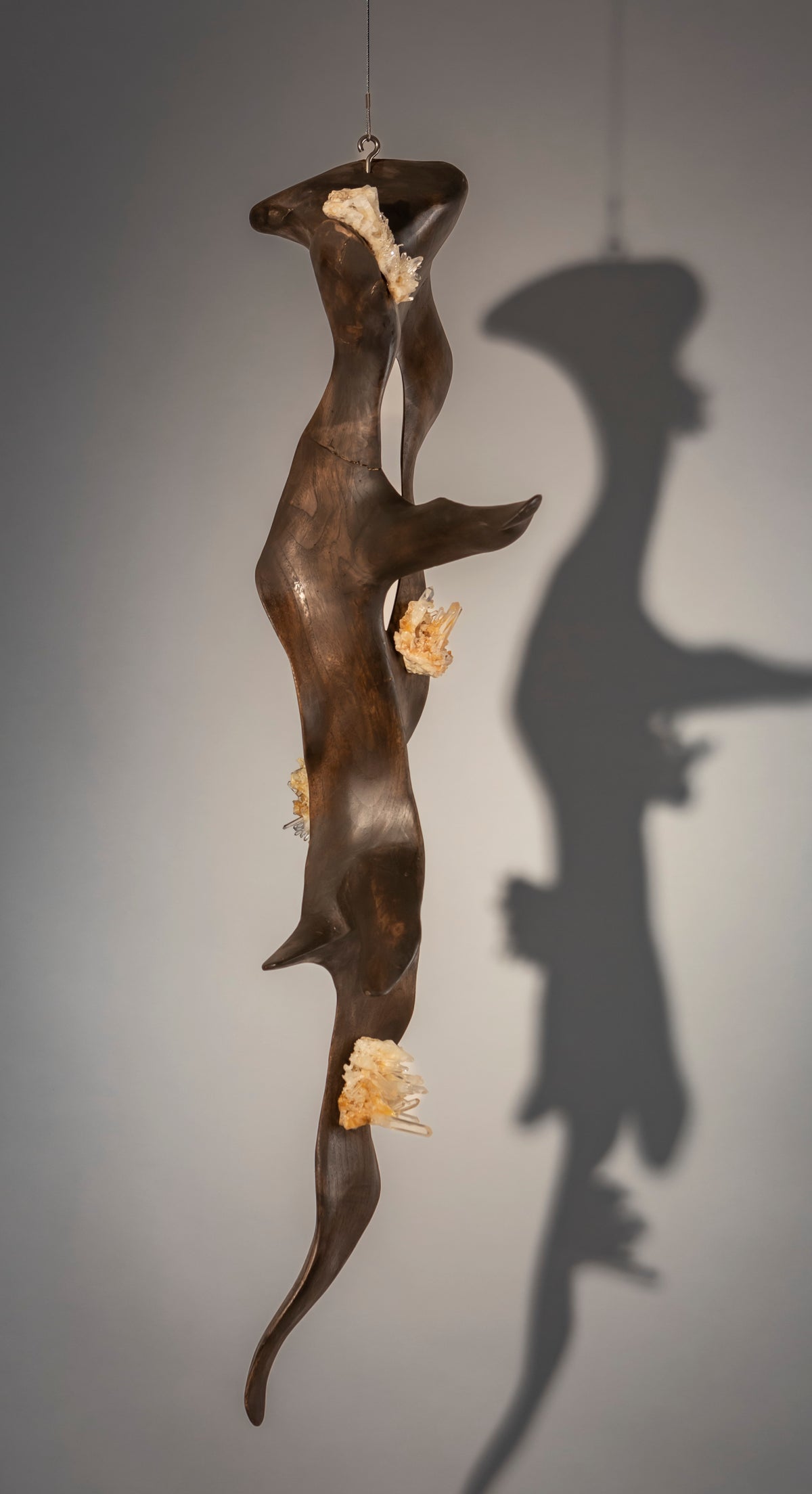 Dorit Schwartz – Power of Elements, original sculpture in mahoni wood and Lemurian quartz
